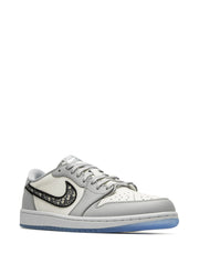 AIR JORDAN 1 LOW x "DIOR"